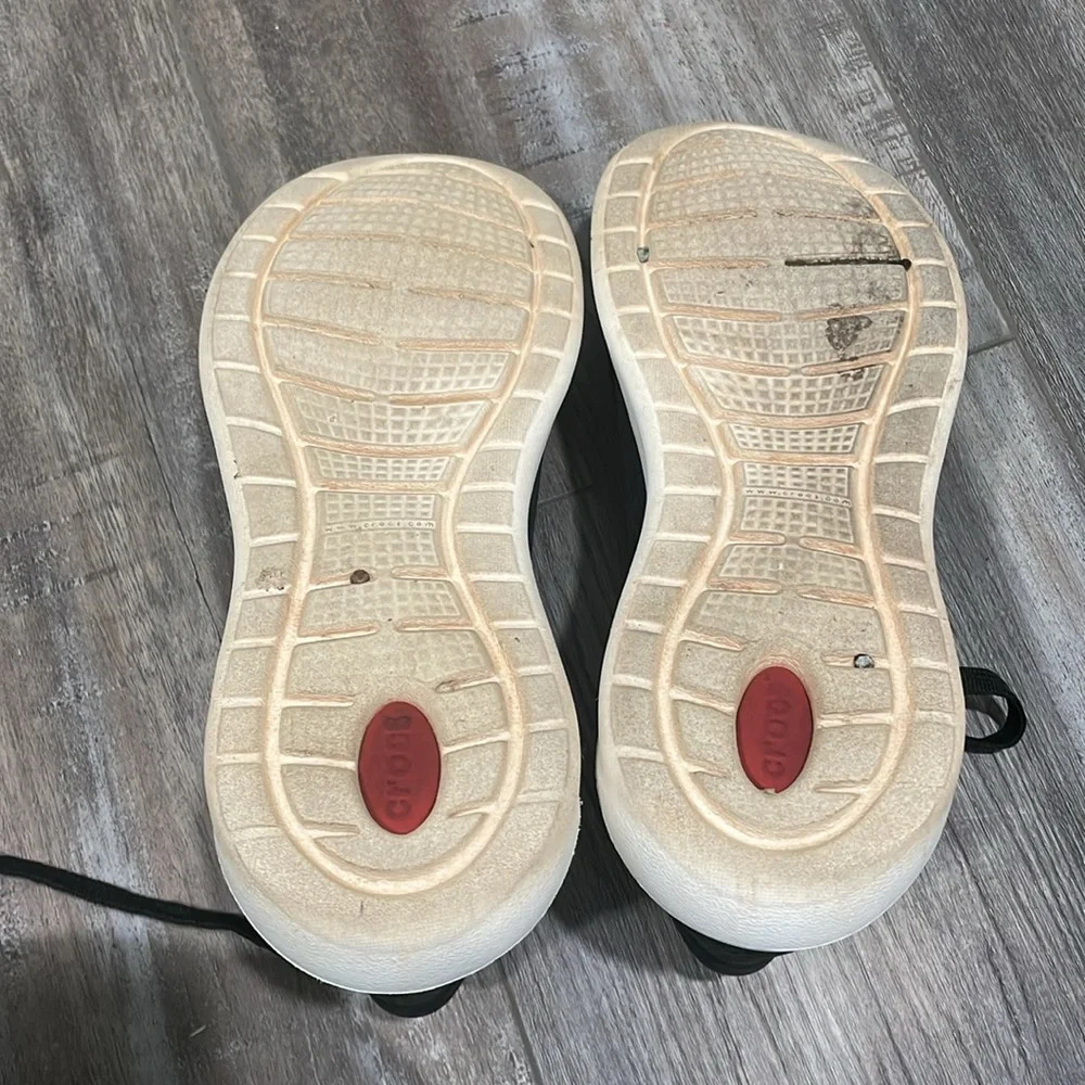 Crocs Lite Ride Pacer Sneaker - Picture 9 of 9
